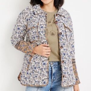 MAURICES FLORAL Quilted Coat Shacket Buttons Cream Tan Blue Women’s Size Small